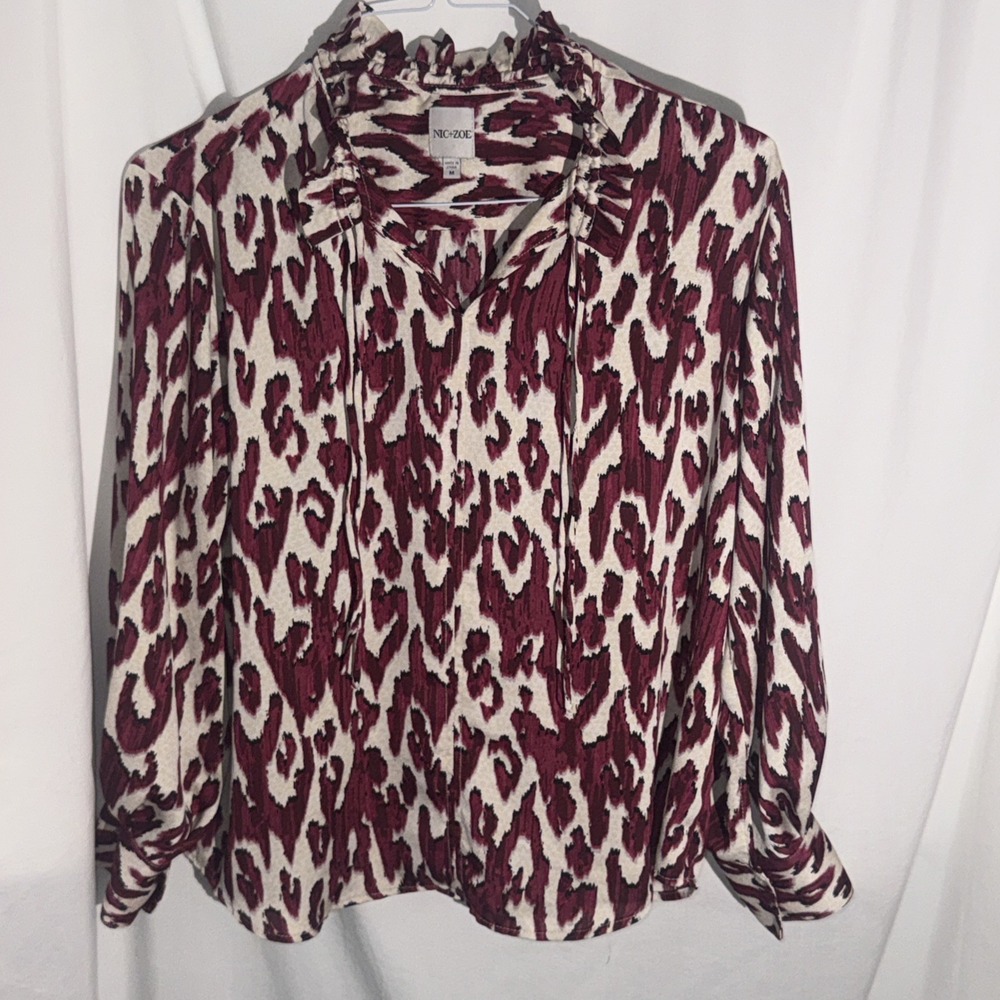 NIC+ZOE Burgandy Ikat Leopardโ Print Ruffle Split Neck Cotton Blend Knit Top Med